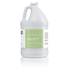 iGroom Argan and Vitamin E conditioner bottle boosts shine and detangles for silky coats.