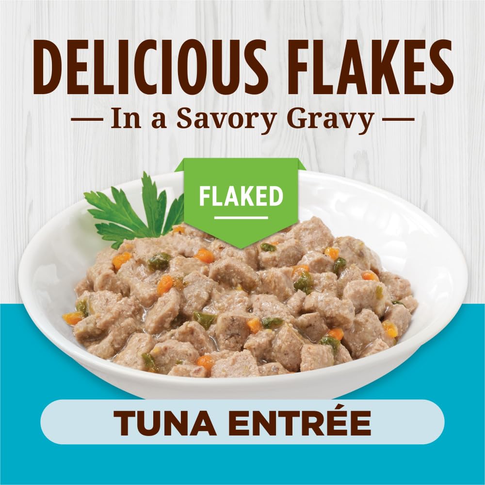 Instinct Flaked Entree Tuna gravy closeup highlights tender flakes and savory texture.