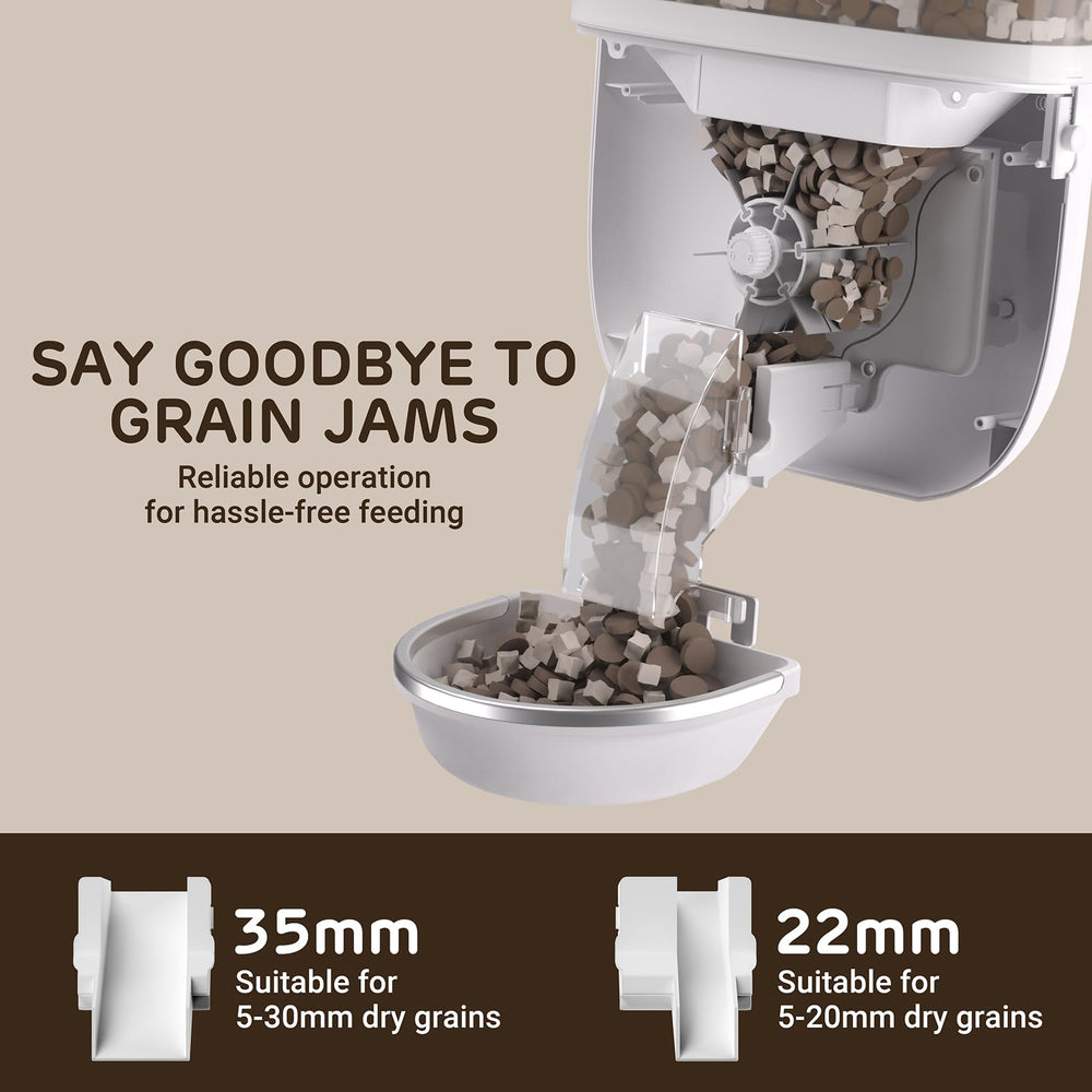 iPettie 62oz capacity reduces refills during busy days.