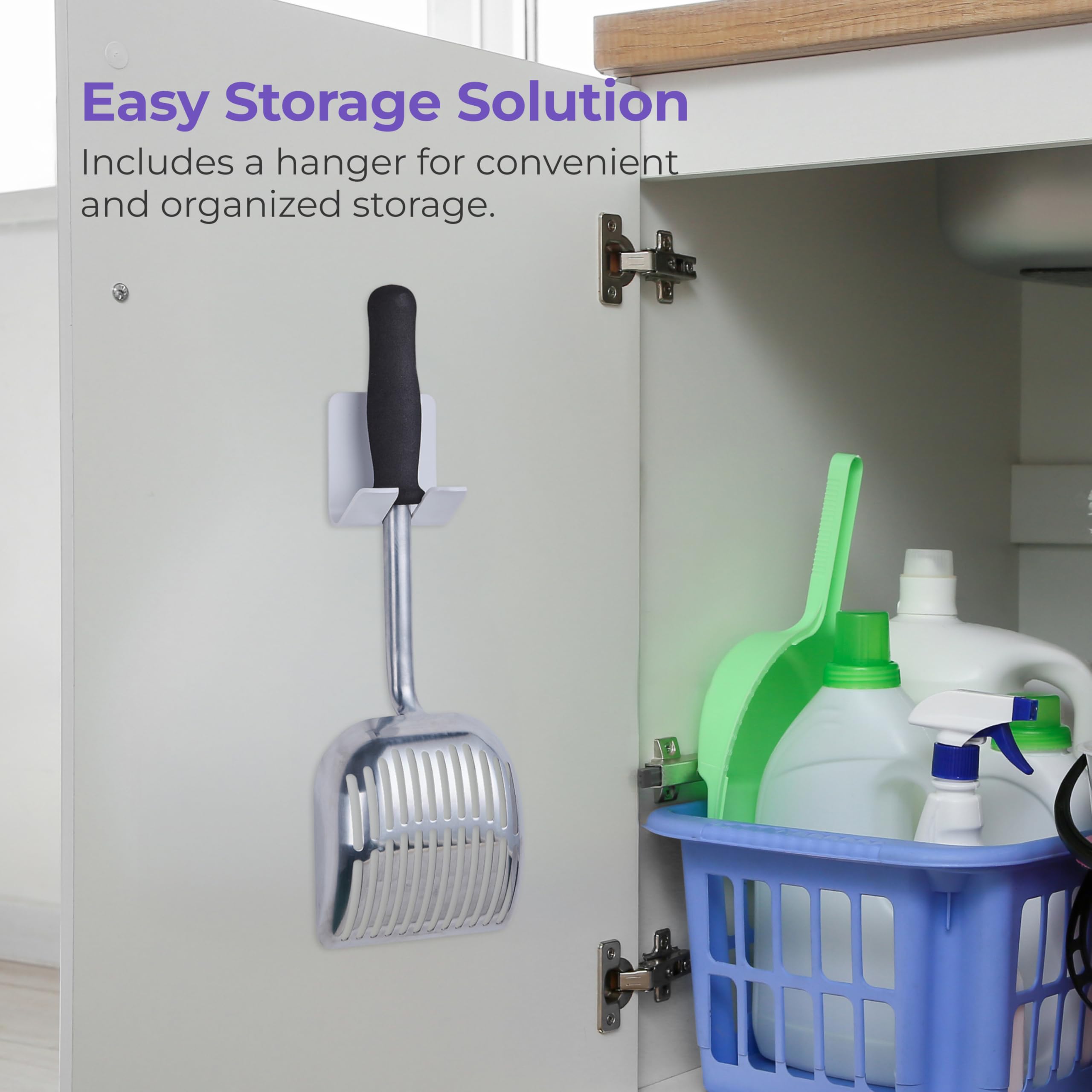 iprimio Monster Metal Cat Litter Scoop in action shows extended reach and efficient clump removal.