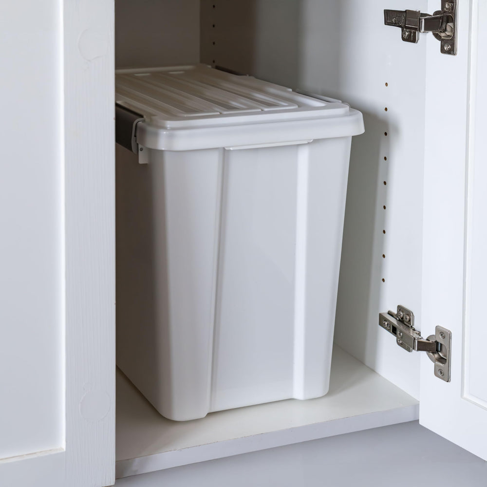 Iris USA BPA-free material ensures pet-safe dry storage.