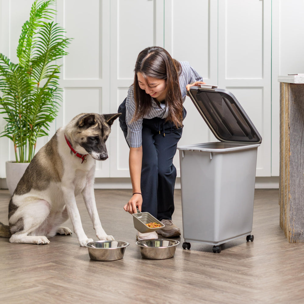 IRIS USA BPA-free material ensures safe storage for pets.
