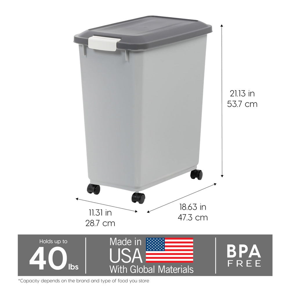 IRIS USA built-in scoop storage lid keeps the 2-cup scoop handy.
