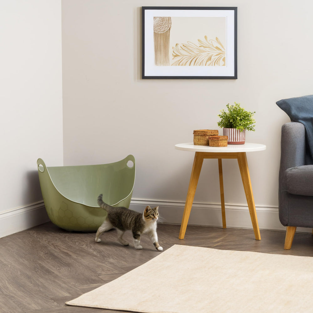 IRIS USA cat litter box durable design resists cracks and warping.