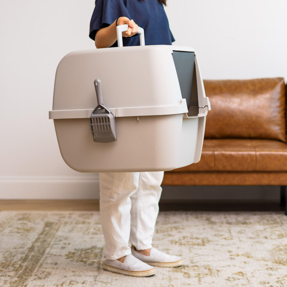 IRIS USA interior dimensions provide ample space for comfortable litter use.