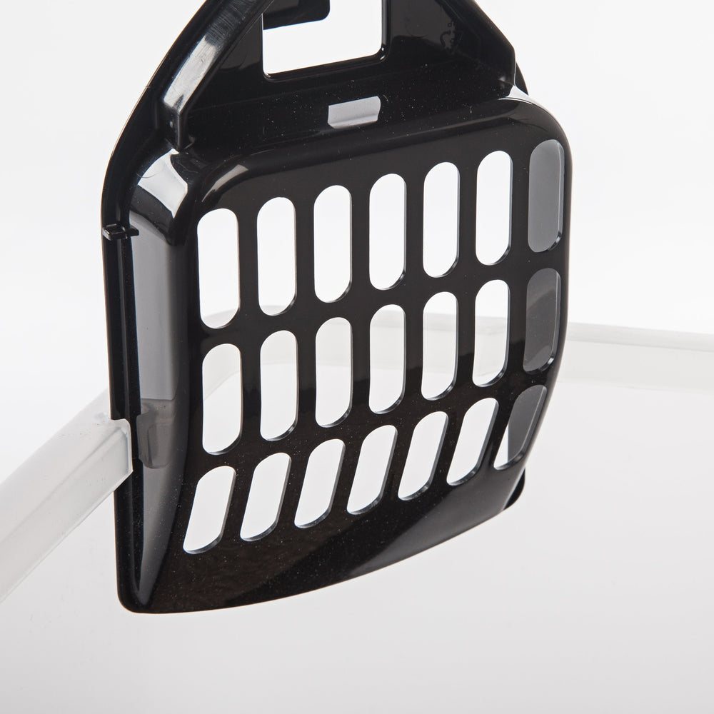 IRIS USA-made cat litter box designed for long-lasting performance.