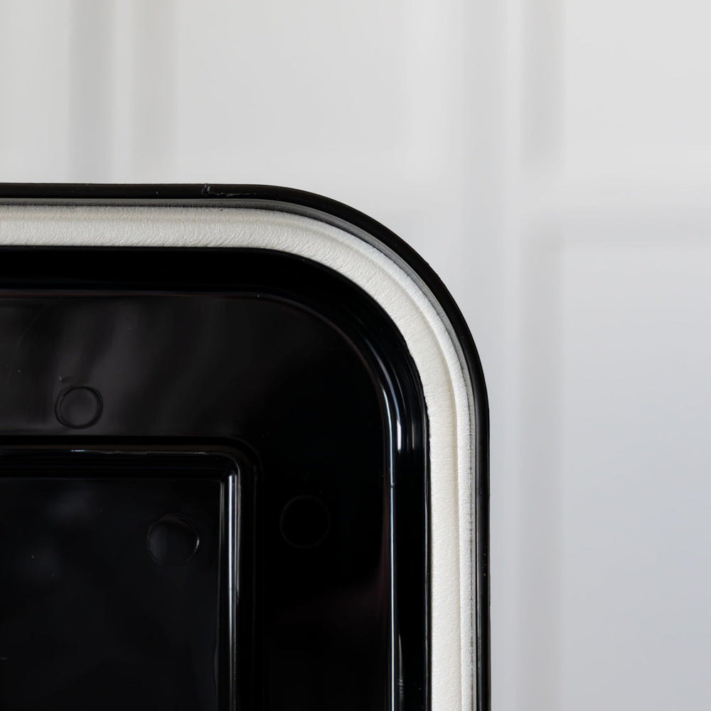 IRIS USA clear body lets you monitor supplies without opening the bin.