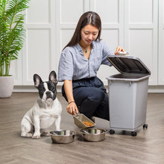 IRIS USA 2-cup scoop included for accurate serving every time.