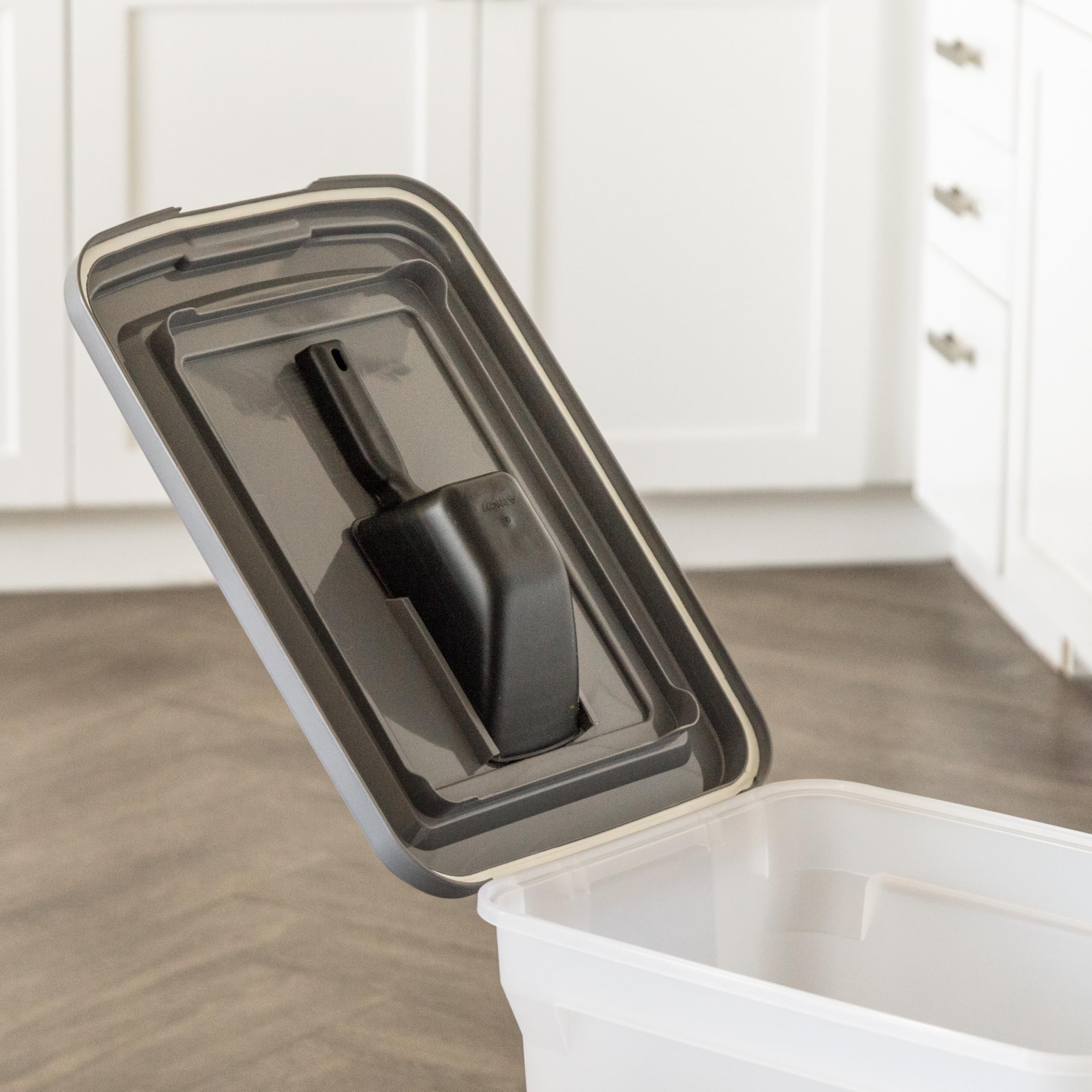 IRIS USA container is BPA-free for safe dry food storage.