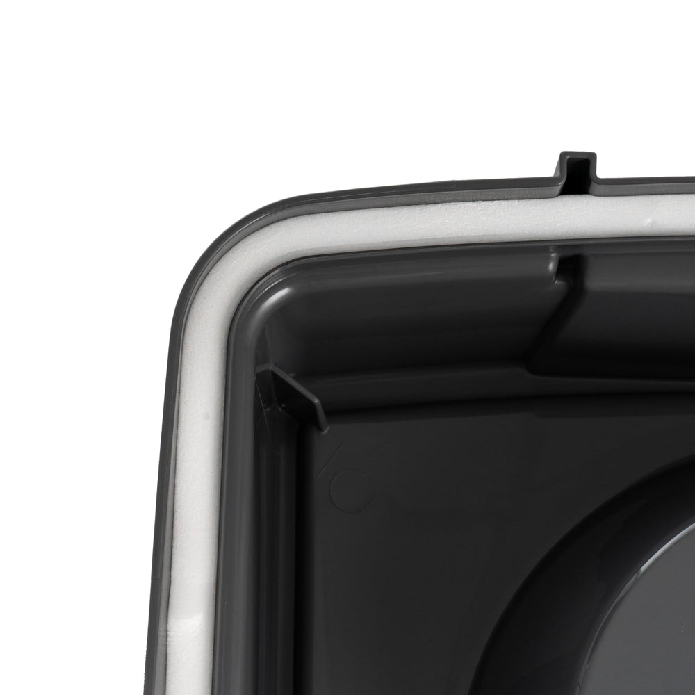 IRIS USA easy-clean design with removable bowls for quick maintenance