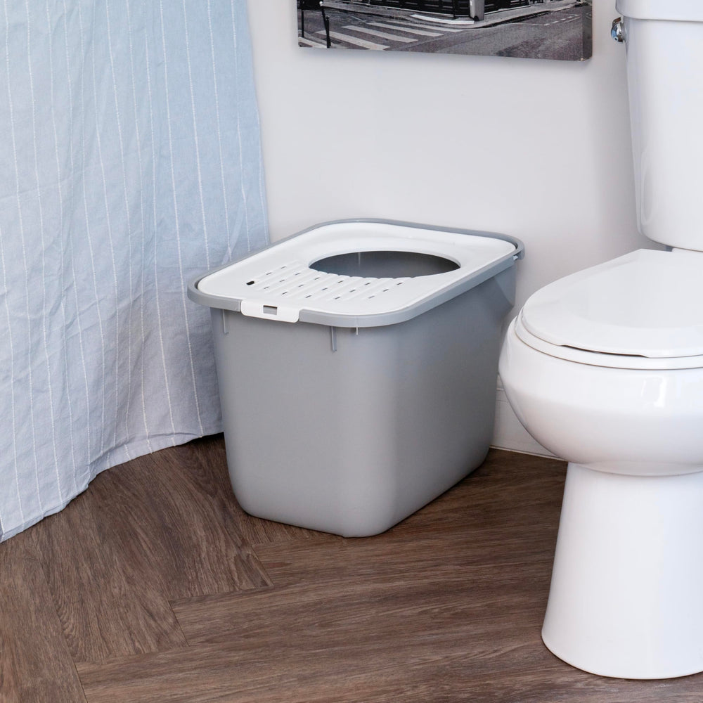 IRIS USA gray/white model blends with modern homes and hides litter odors.