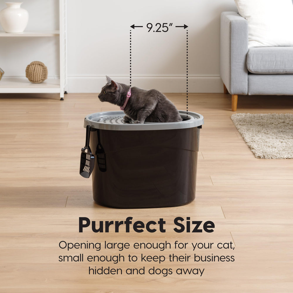 IRIS USA lid holes trap litter from paws to minimize spills.