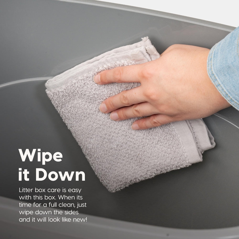 IRIS USA scoop hook storage keeps the included scoop ready between cleanings.