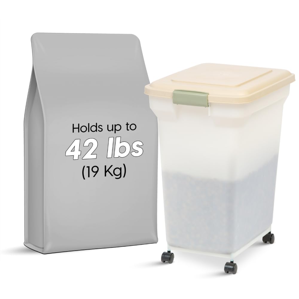 IRIS USA WeatherPro airtight seal protects pet food from moisture.
