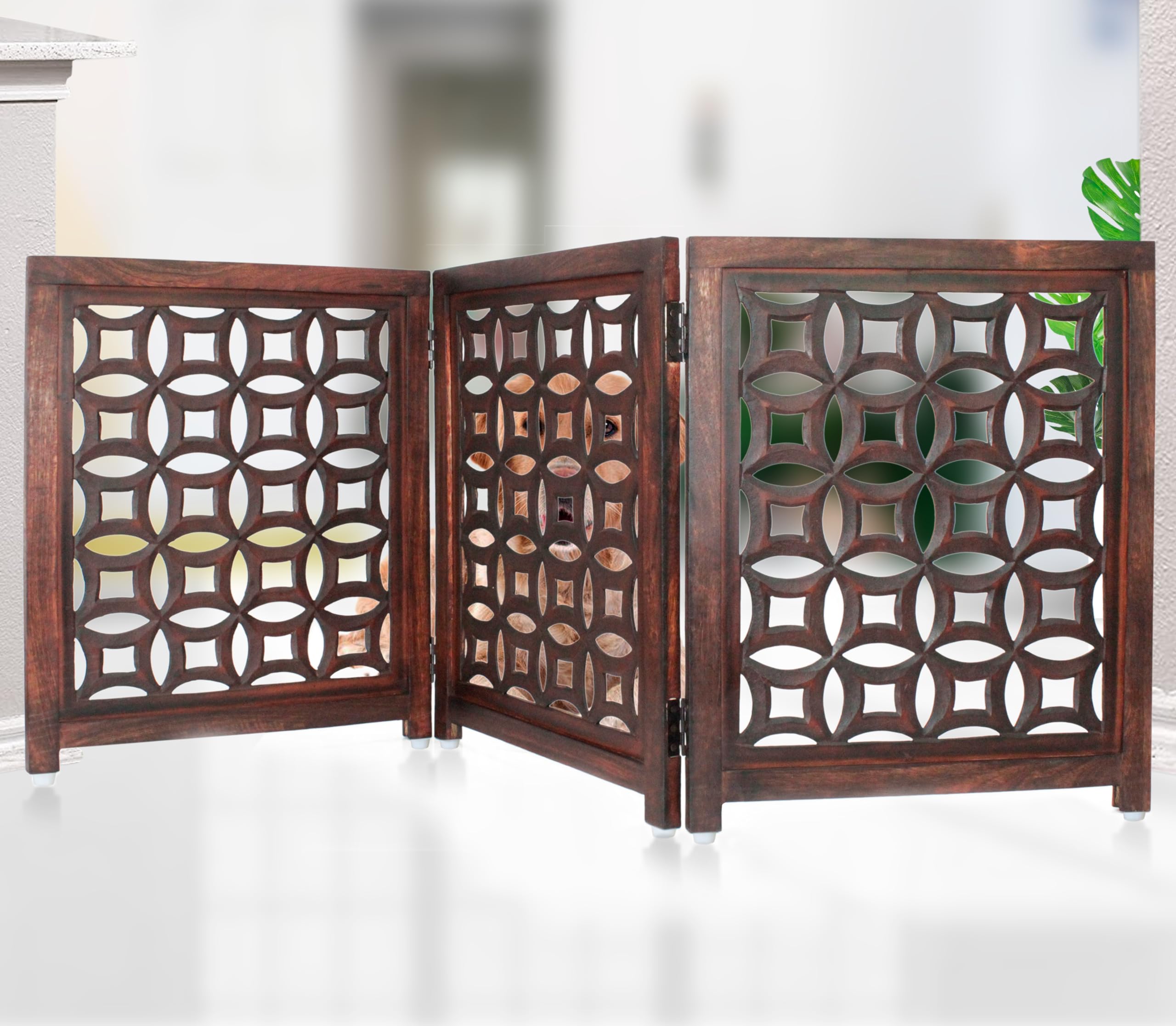 IRONGATE solid mango wood frame provides sturdy daily use