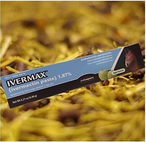 Ivermax paste dosing application demonstrates easy administration for horses.