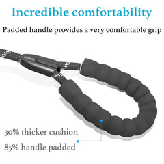Tangle-free design with 360° swivel keeps dogs moving freely beside you.
