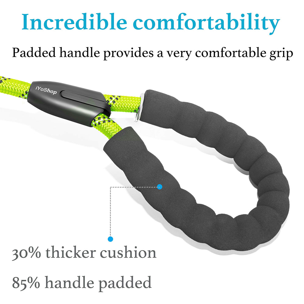 iYoShop tangle-free design lets dogs move freely side to side