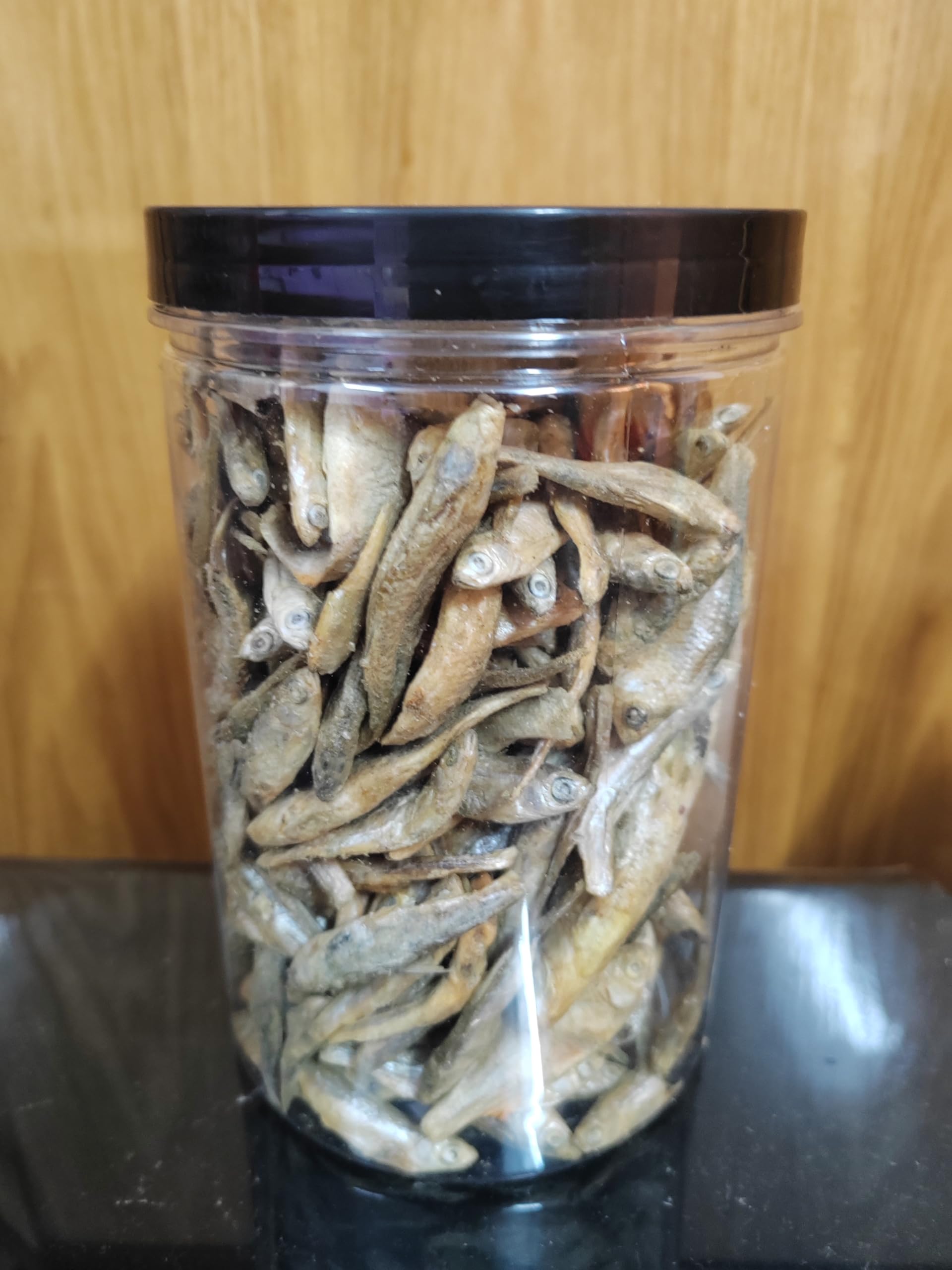 JADINGSFARM Minnows provide calcium-rich treats for dental health support