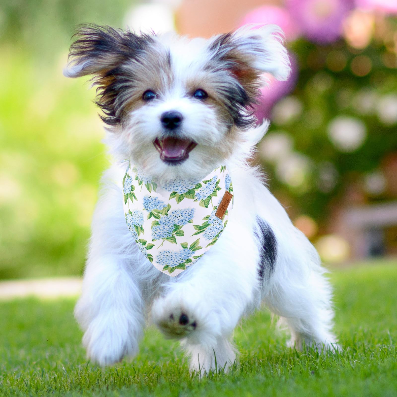 JarThenaAMCS washable floral bandana maintains fresh styling