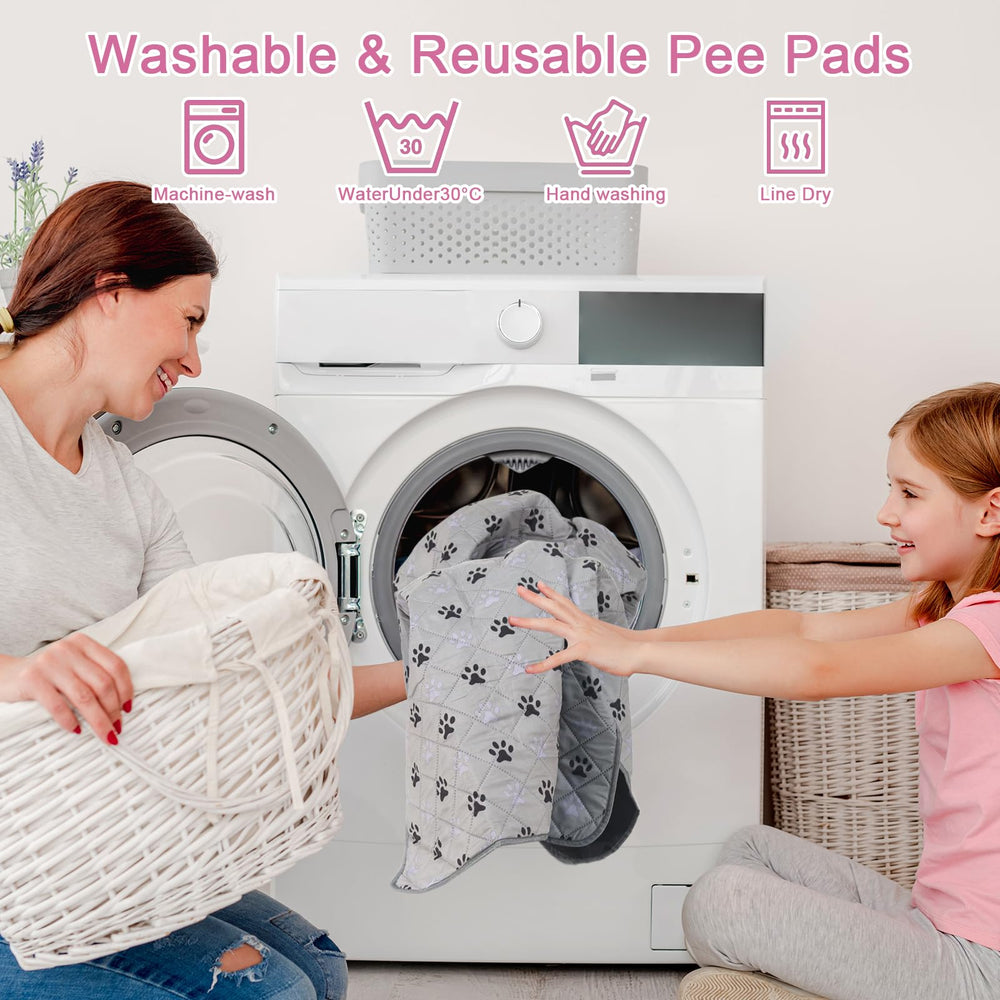 JERIA highly absorbent pad traps moisture and reduces spills.