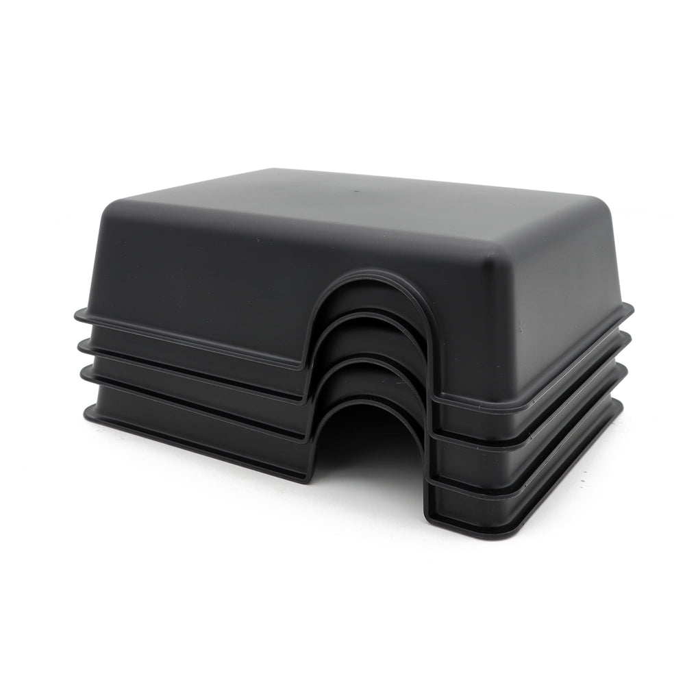 Four-pack Jihaqua hides demonstrate space-efficient, easy-to-clean enclosures.