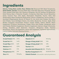 Jinx carrot bits in kibble—natural vitamins for balanced nutrition.