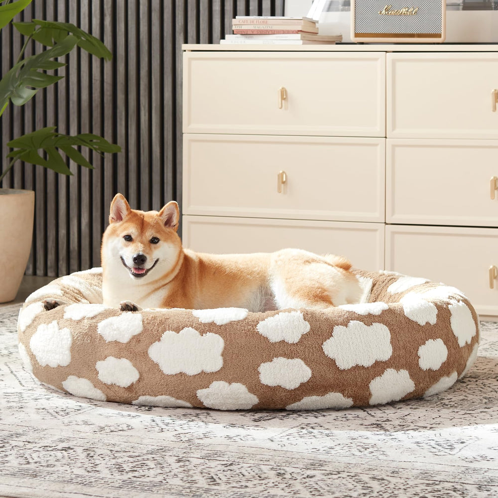 Orthopedic-inspired design of JOEJOY donut bed supports relaxed lounging.