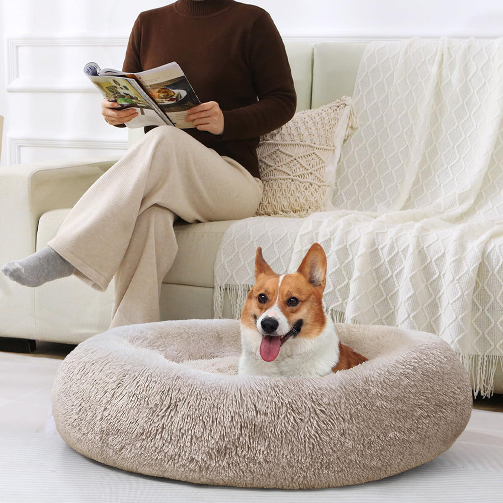 JOLLYVOGUE donut bed uses durable faux fur for lasting softness