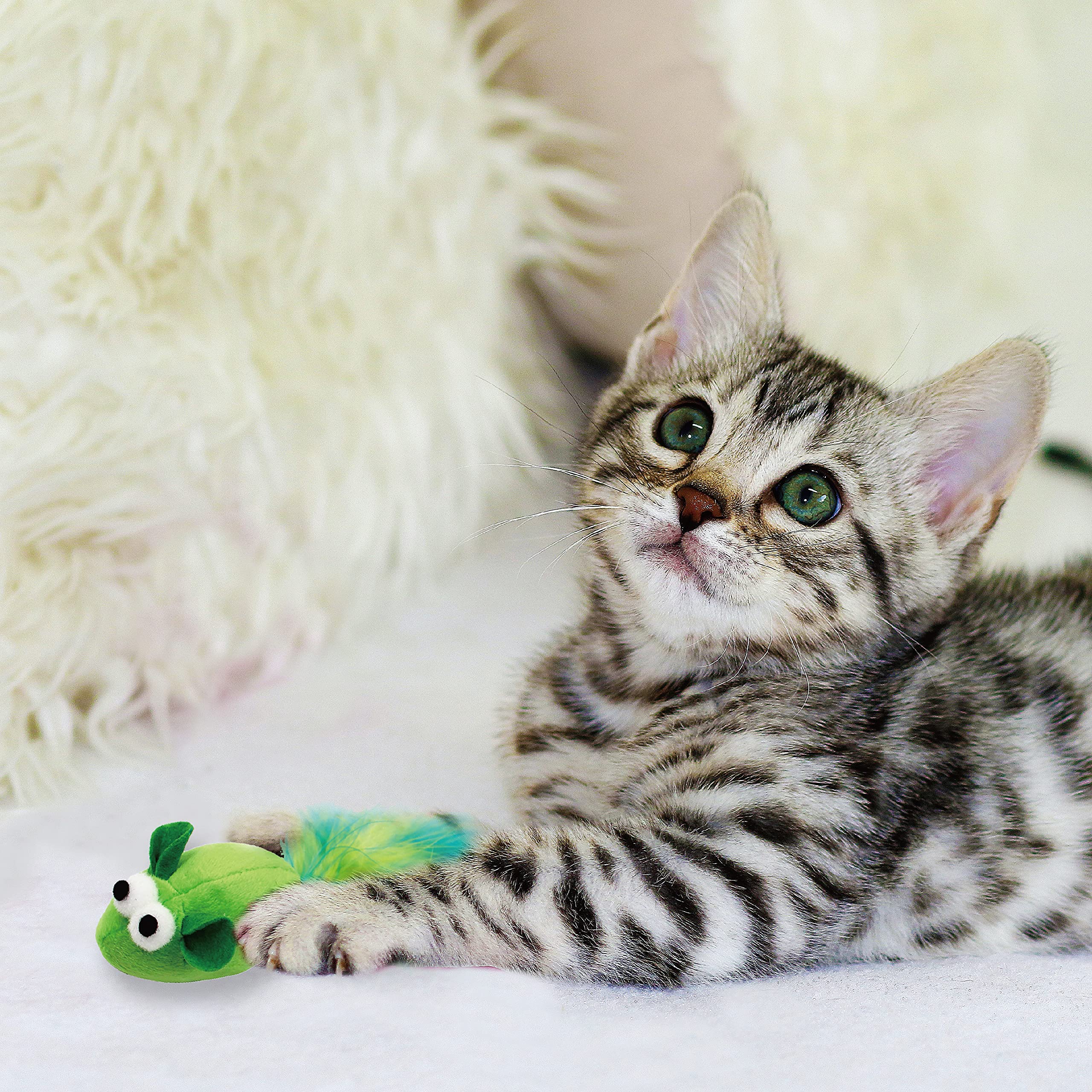 Jumpaws toy with rattle adds audible attraction for cats.