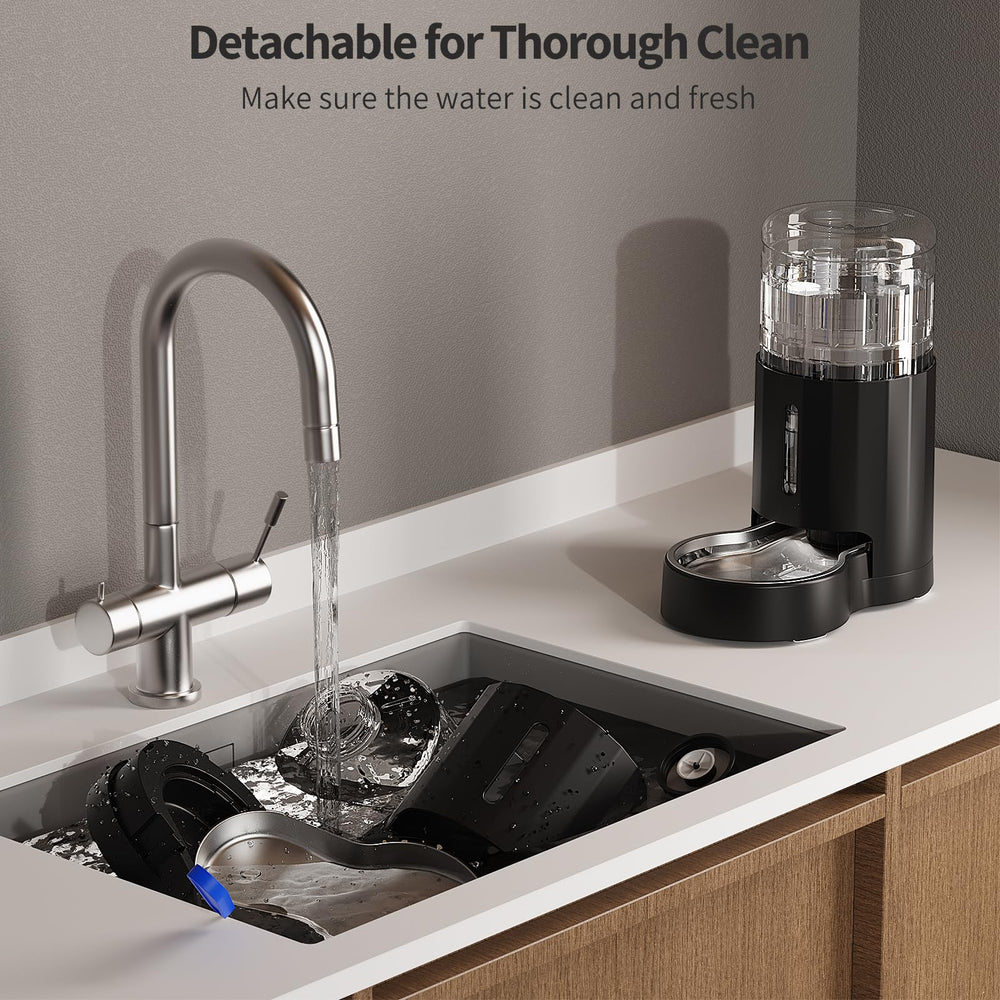 JUNSPOW anti-slip buckle and base stabilize the dispenser during play.