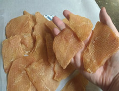 Just Jerky Treats no-fillers-preservatives ensures pure chicken goodness.