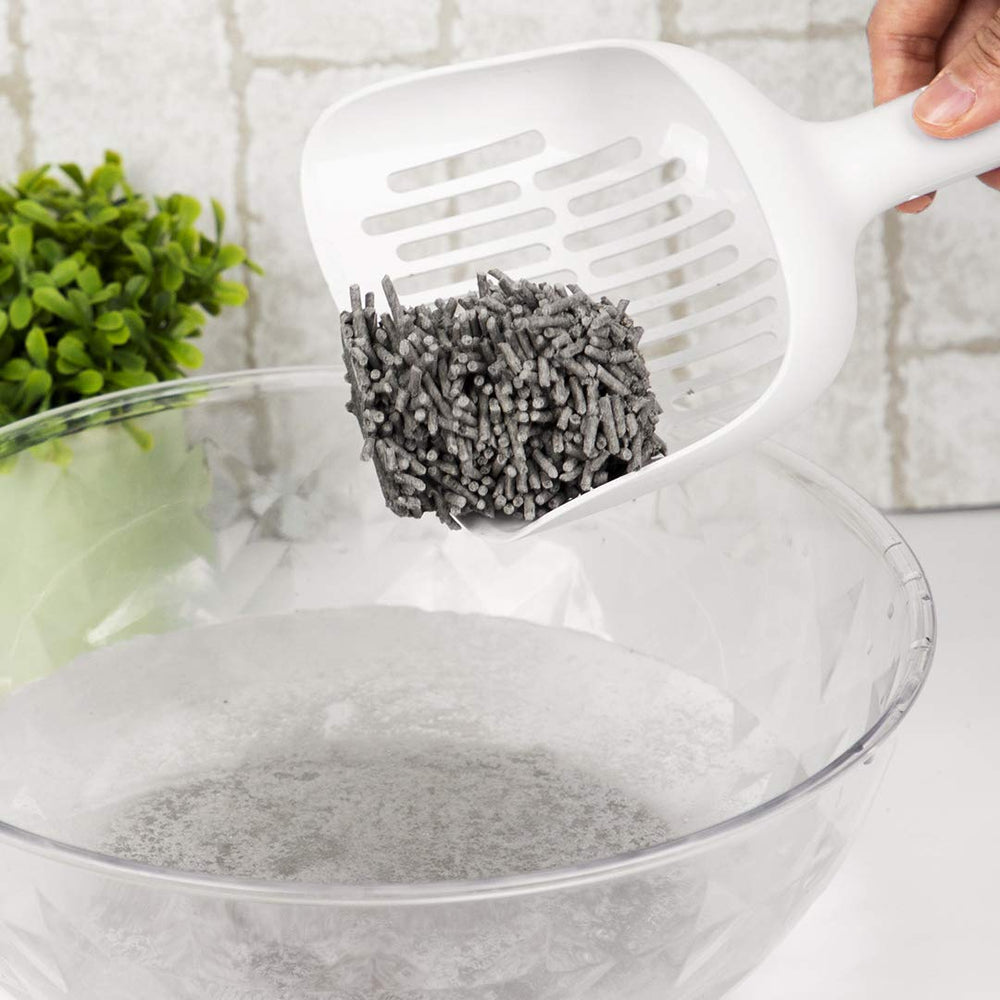 KAMY'S ZOO I AM TOFU pellets ensure minimal tracking and cleaner floors.