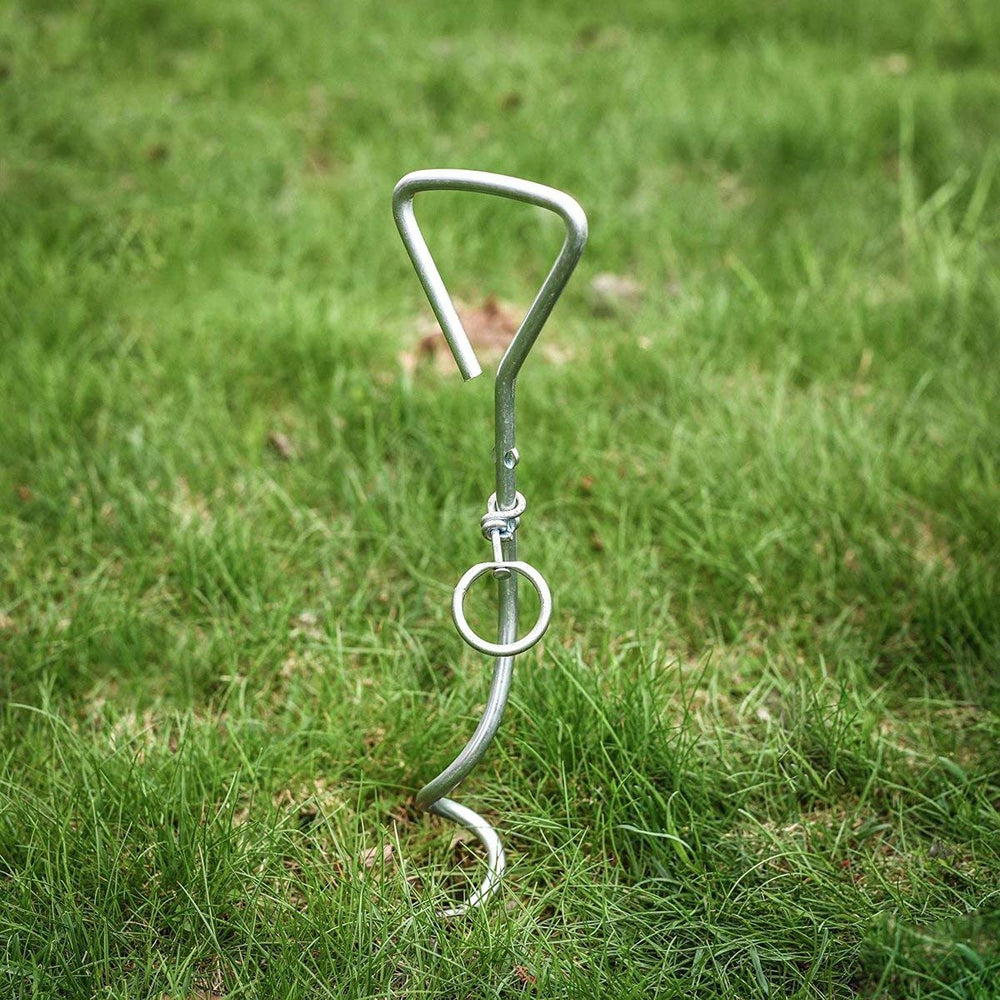 Katzco 360 swivel hook prevents tangling, allowing free dog movement.