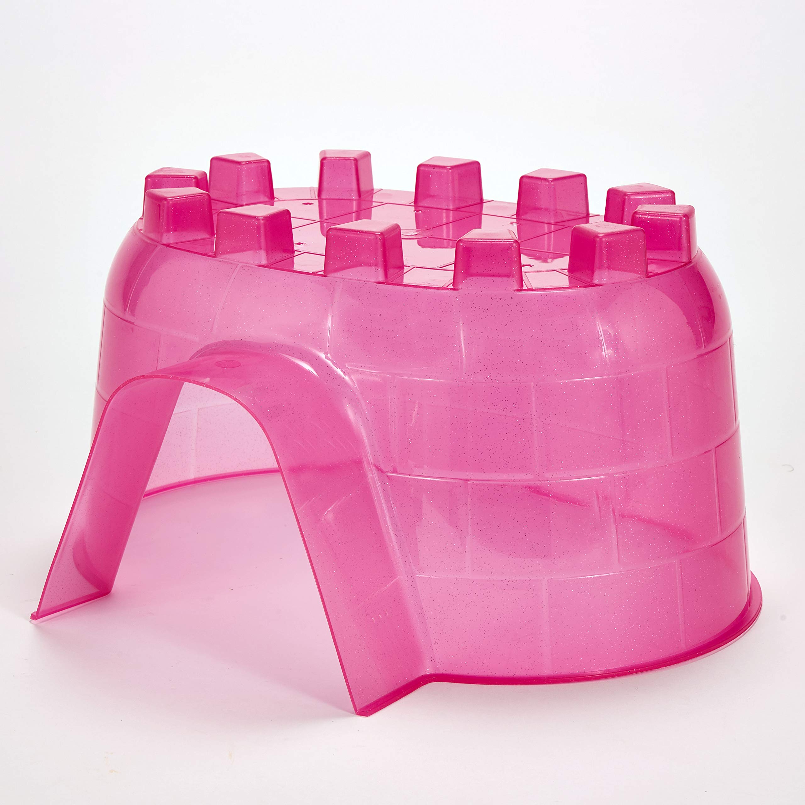 Kaytee Igloo Habitat giant demonstrates durable, easy-to-clean nesting hideout