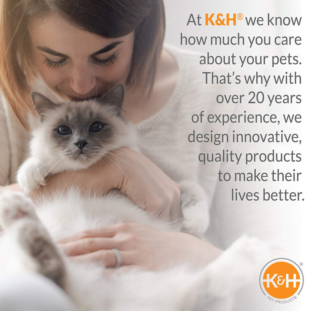 K&H Thermo-Kitty Bed energy-efficient 4W heater shown in action.