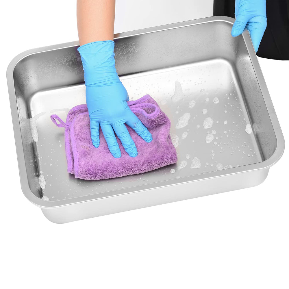 Kichwit rust-resistant interior of the stainless steel litter box showing no staining.