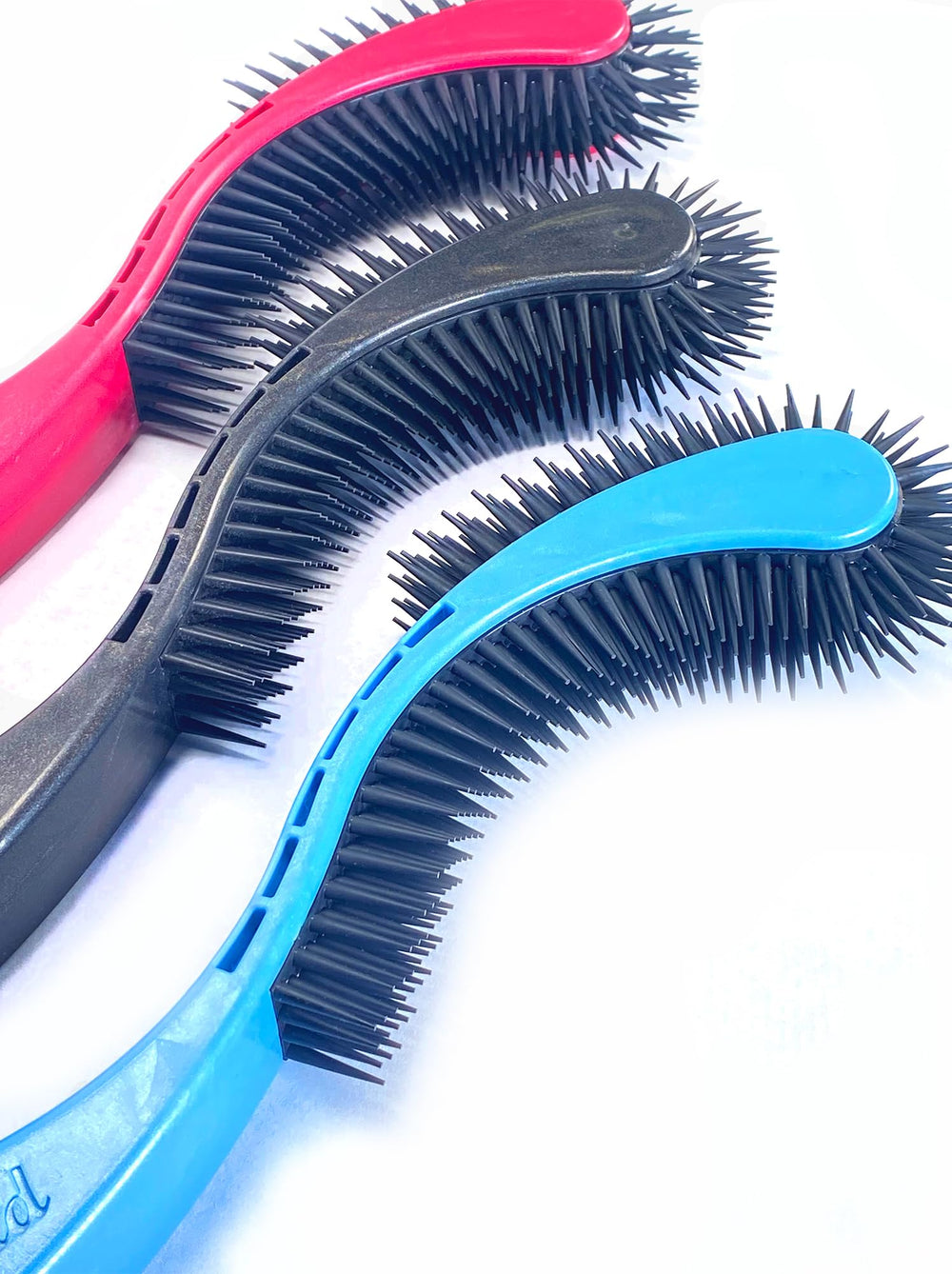 KittyWand cat brush blue ideal for long-haired cats.