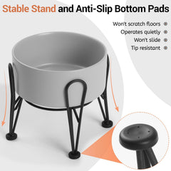 Kitwinney double-bowl design supports dry and wet foods or separate hydration.