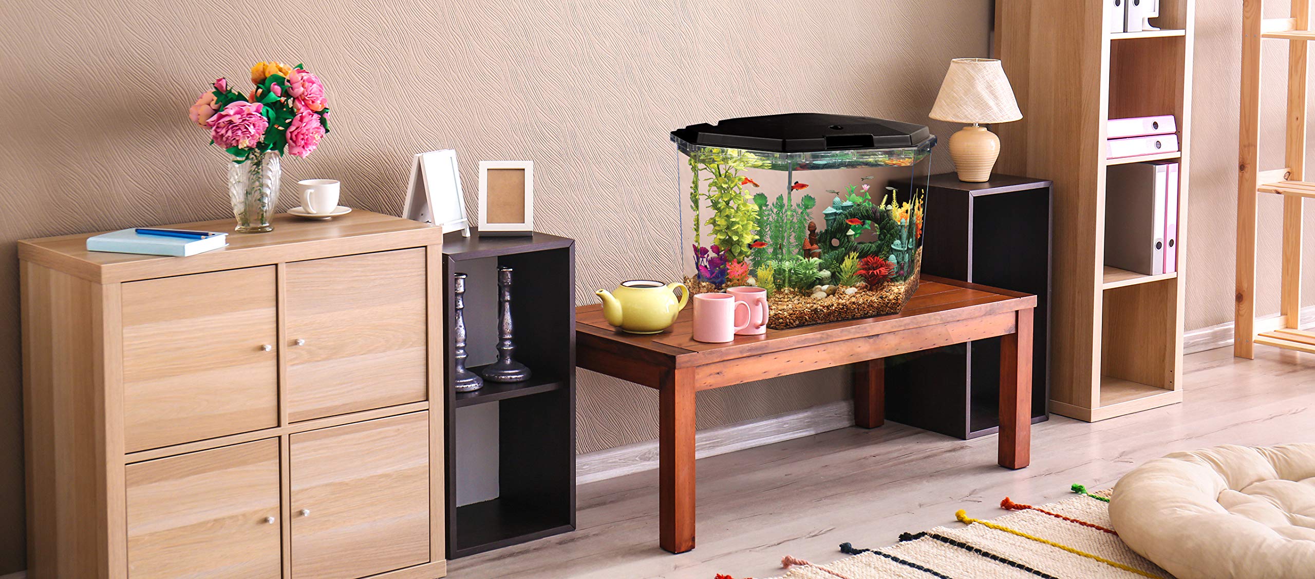 Koller AP650 compact home-office aquarium enhances relaxation during work.