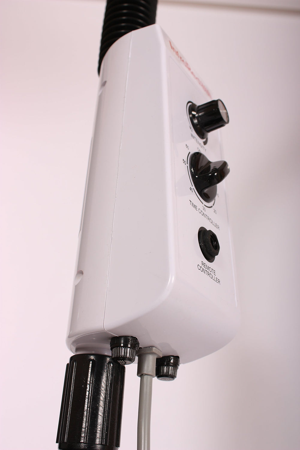  KS Choi Corp infrared lamp features a 60-minute timer for controlled sessions.