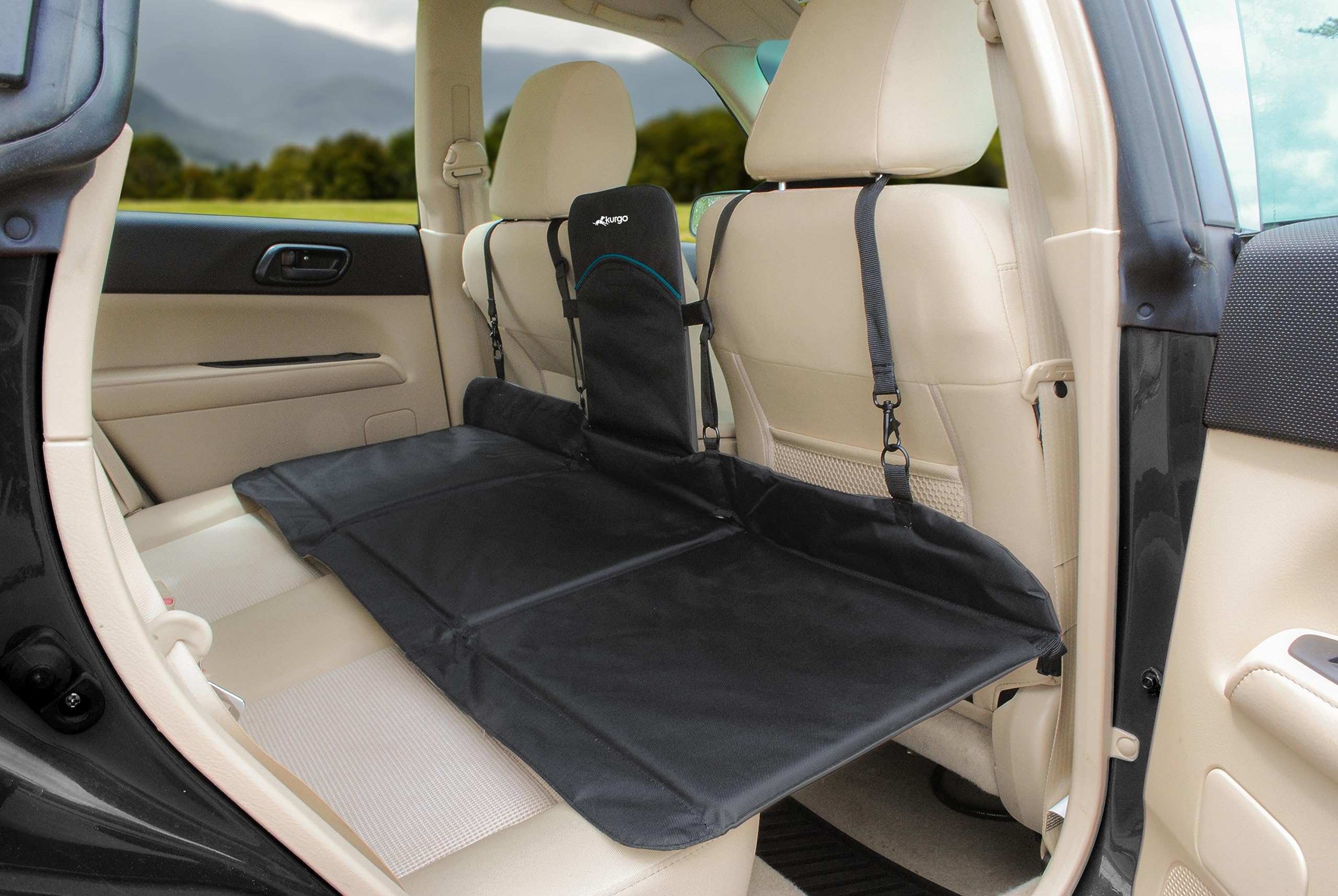 Kurgo Rover Backseat Bridge center-barrier prevents front-seat distractions during trips.
