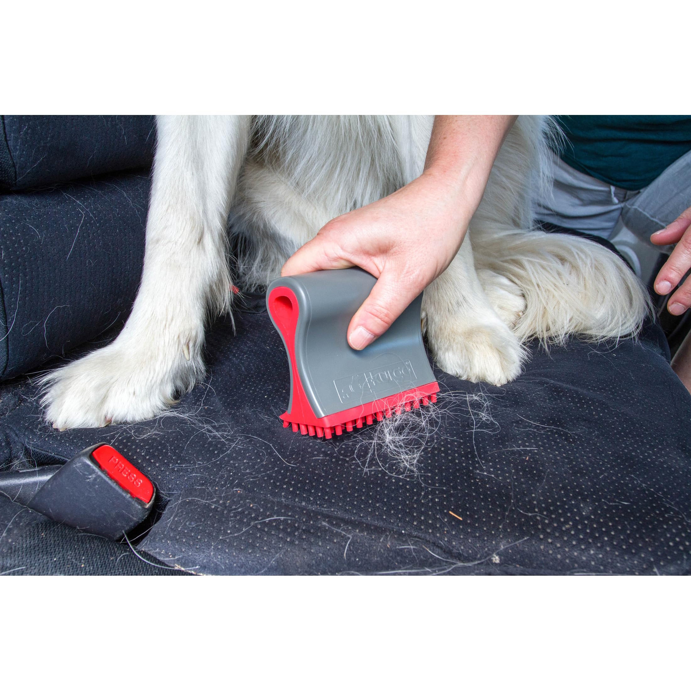 Kurgo Shed Sweeper rinse-friendly design for quick reuse.