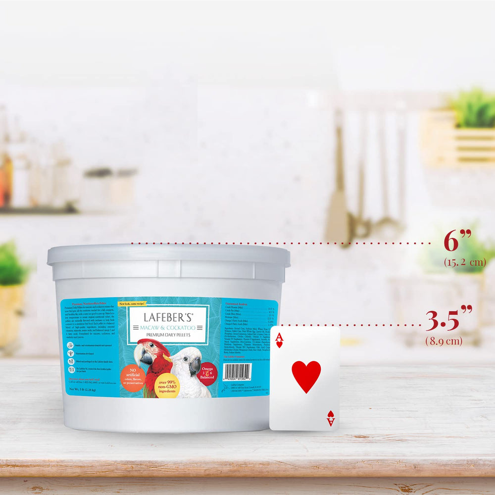 LAFEBER'S portion scoop with pellets for easy feeding measurements