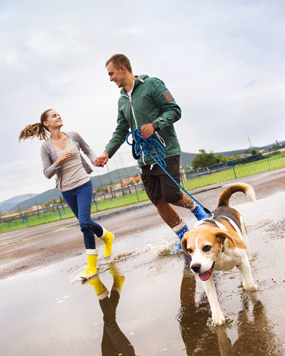 Lanwandeng heavy-duty nylon leash offers durability for outdoor use