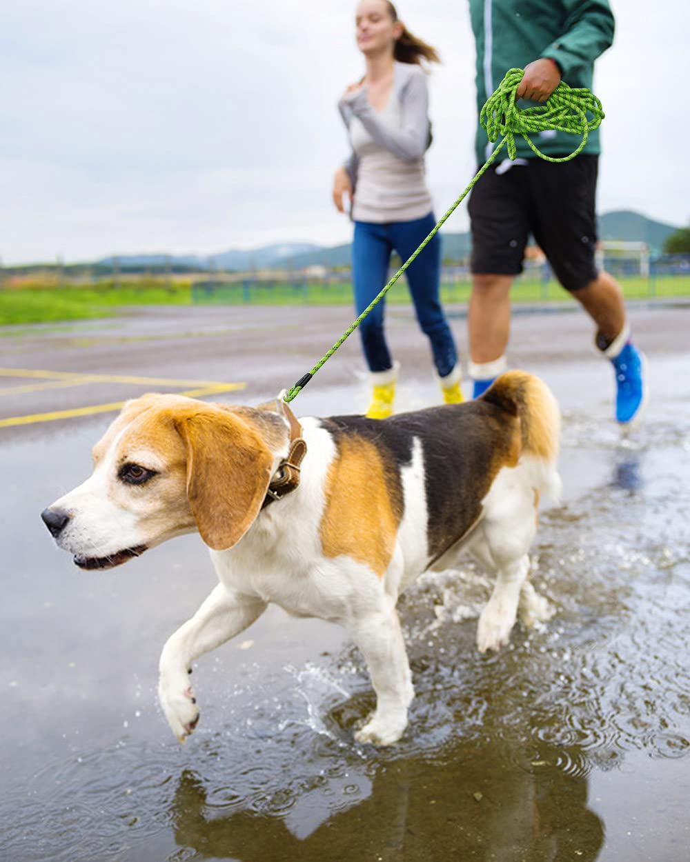 Lanwandeng long dog leash lockable hook for secure control and hands-free tethering