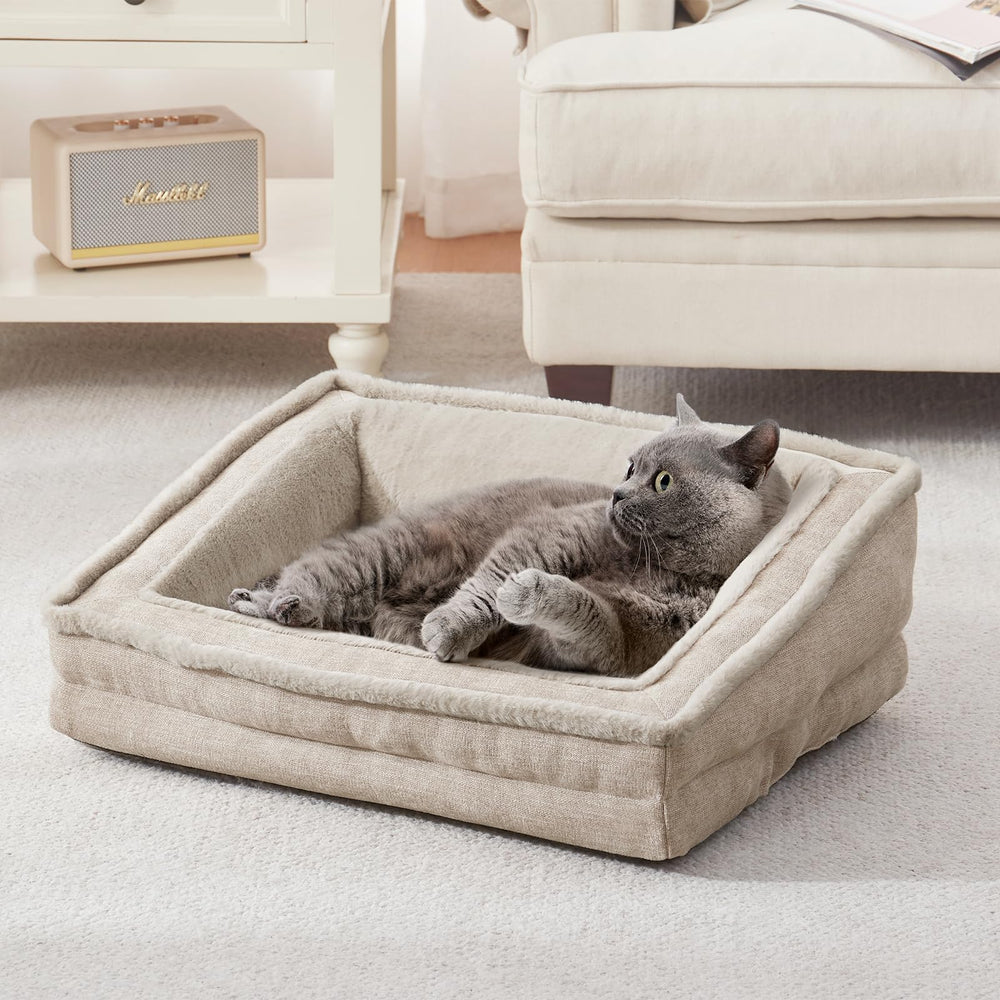 Laojin Balhen cat couch close-up of ultra-soft plush for cozy naps.