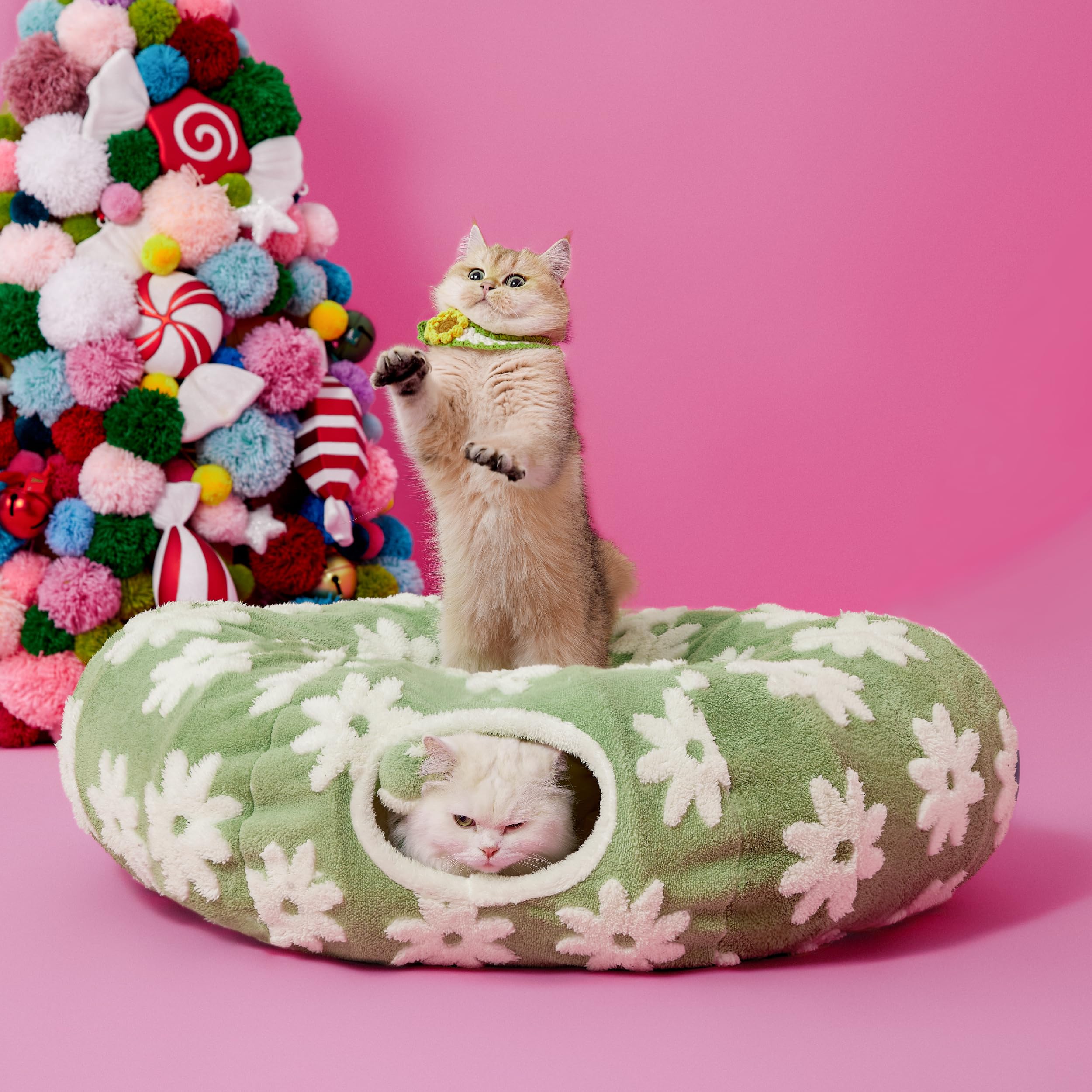 LE SURE Lesure Cat Tunnel Bed machine washable inner bed for easy cleaning.