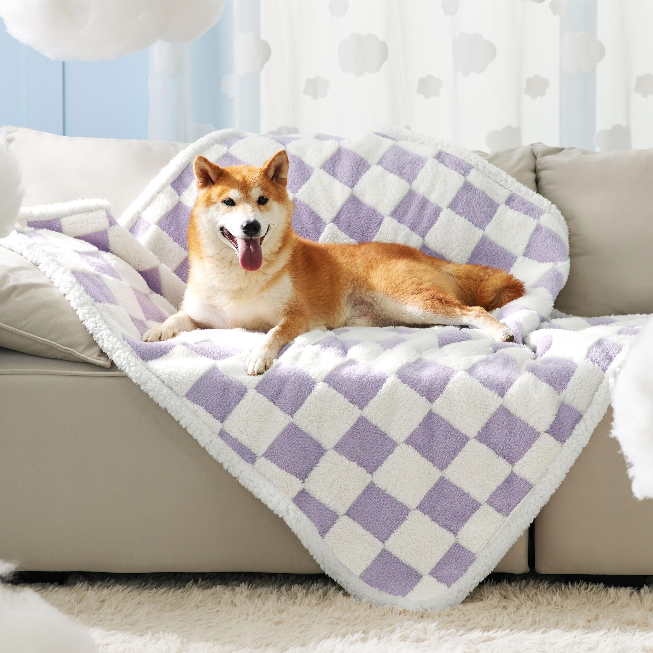 LE SURE sherpa fleece side provides soft warmth for couch snuggles
