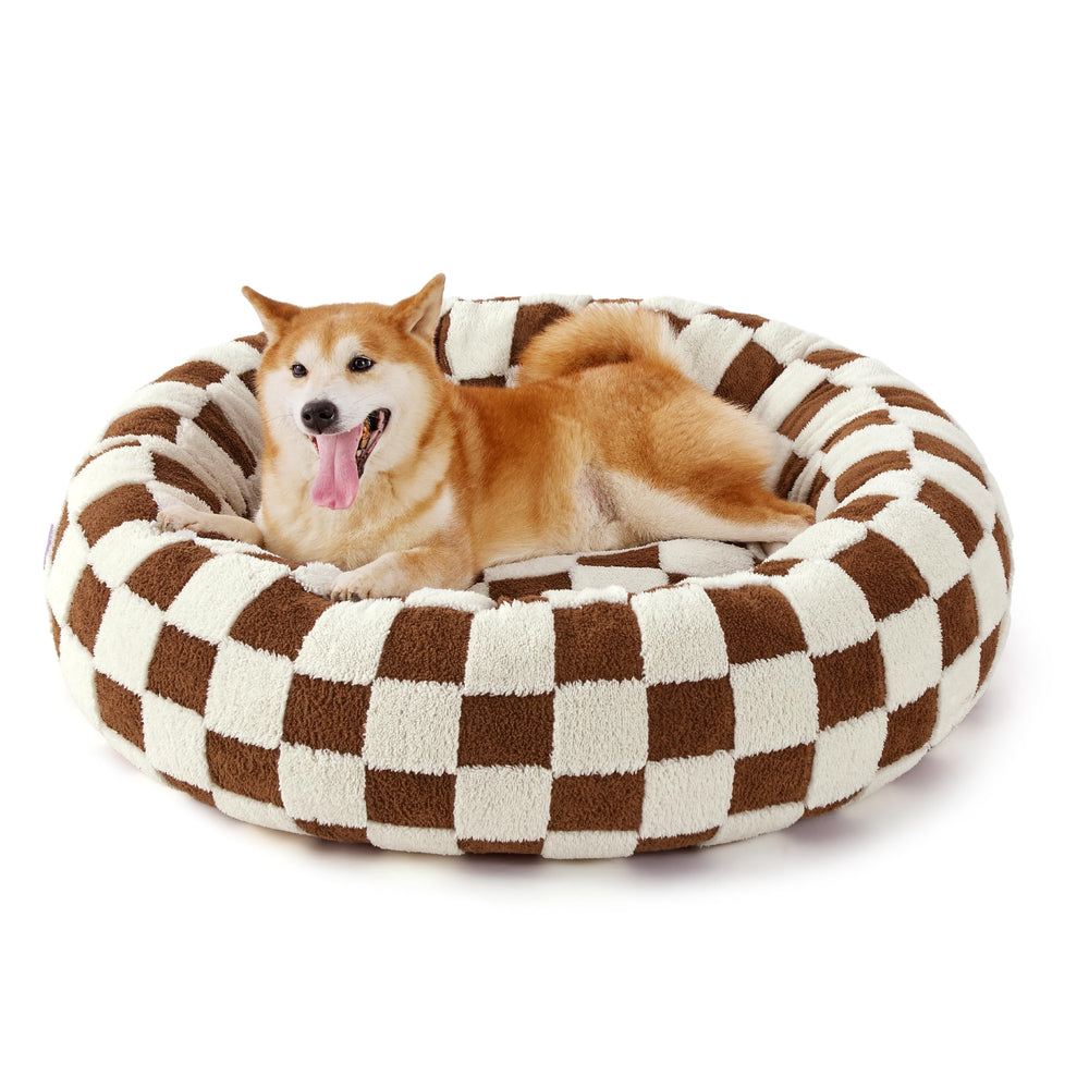 LE SURE Shown on TV donut bed front view offers plush comfort for cozy naps.